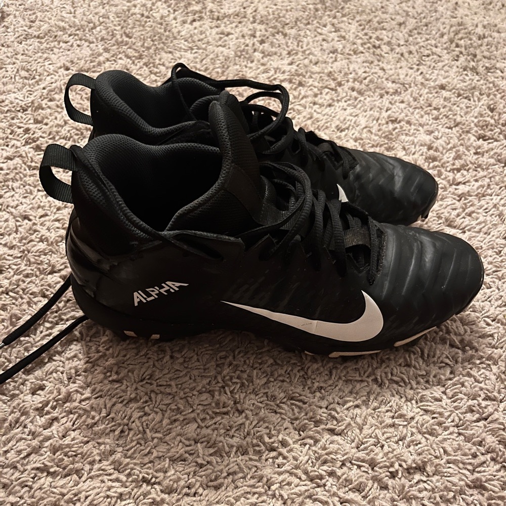 Nike Alpha football sneaker